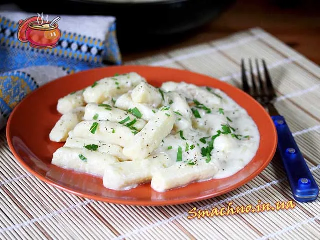 Галушки з мачанкою