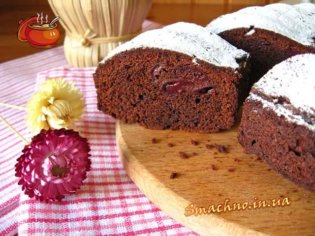 Шоколадний кекс з вишнями